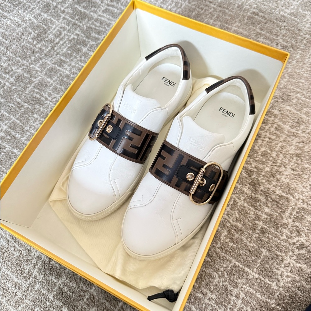 FENDI SNEAKERS